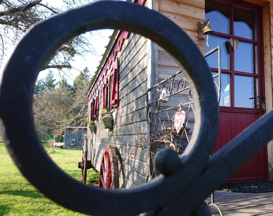 Saint-Michel-sur-Meurthe Roulotte Le Temps De Rever Bed & Breakfast エクステリア 写真