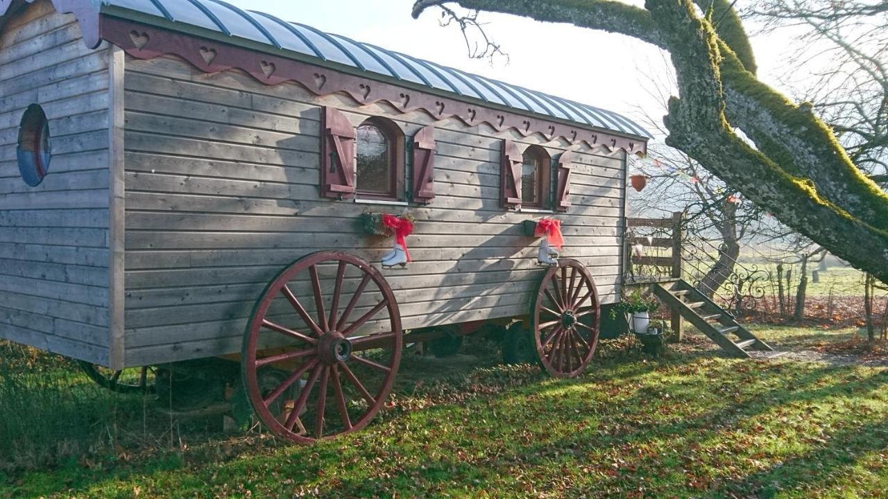 Saint-Michel-sur-Meurthe Roulotte Le Temps De Rever Bed & Breakfast エクステリア 写真